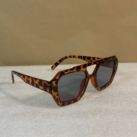 Tortoise Shell Sunglasses - Picture 2 of 6